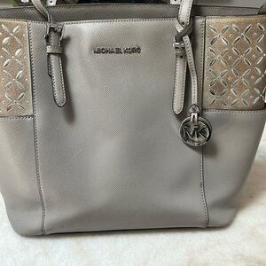 Michael Kors purse, lots of storage